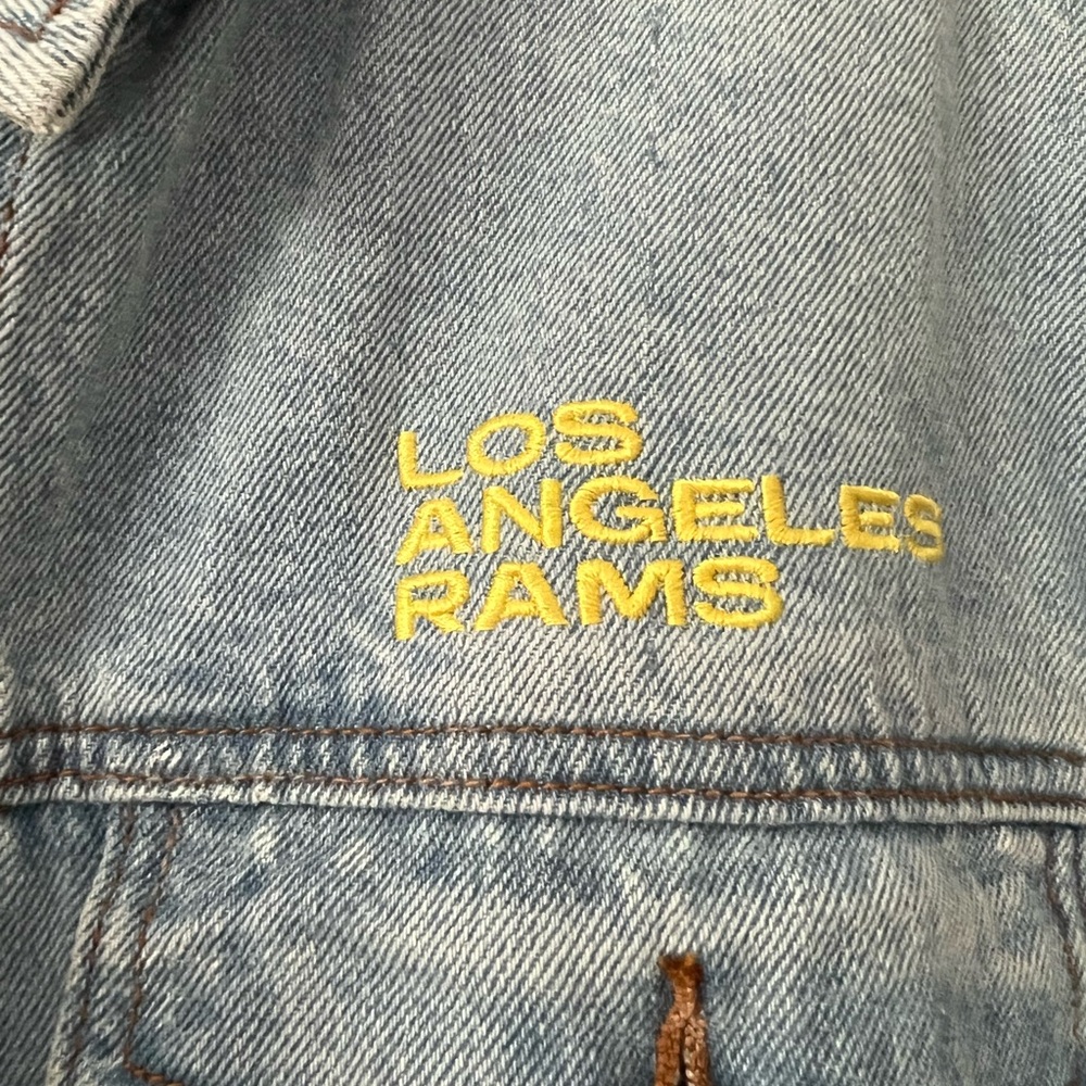 โจNWTโจ LA Rams Denim Jacket ๐๐ - Picture 3 of 5